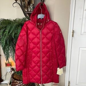 Brand New Michael Kors Zippered Down Alternative Packable Red Jacket Hooded Coat